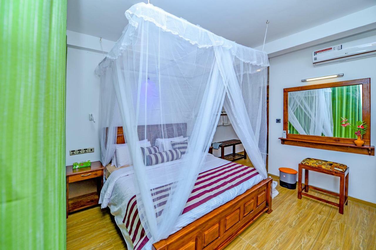 Third Eye Ella Hotel Екстериор снимка